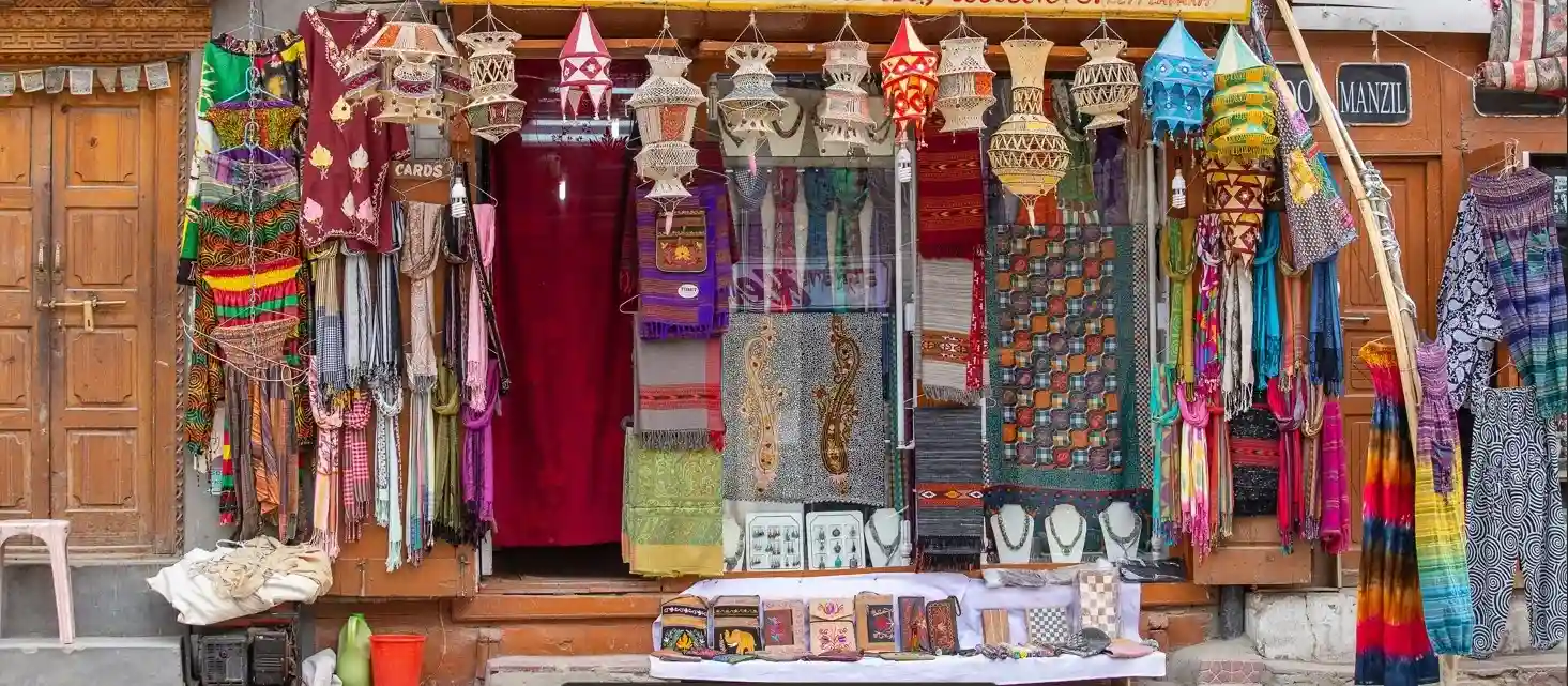 Shopping in Srinagar